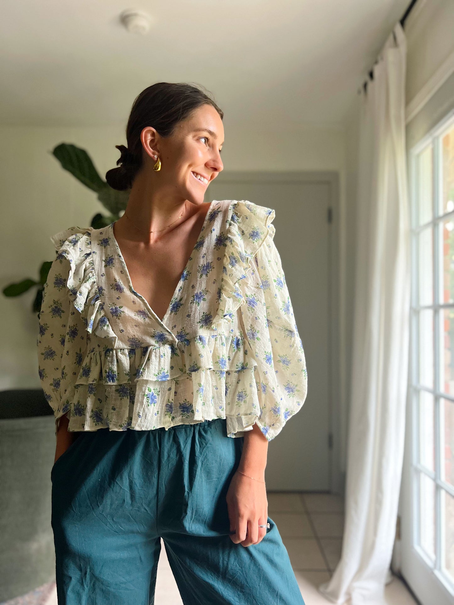 Floral blue crop blouse