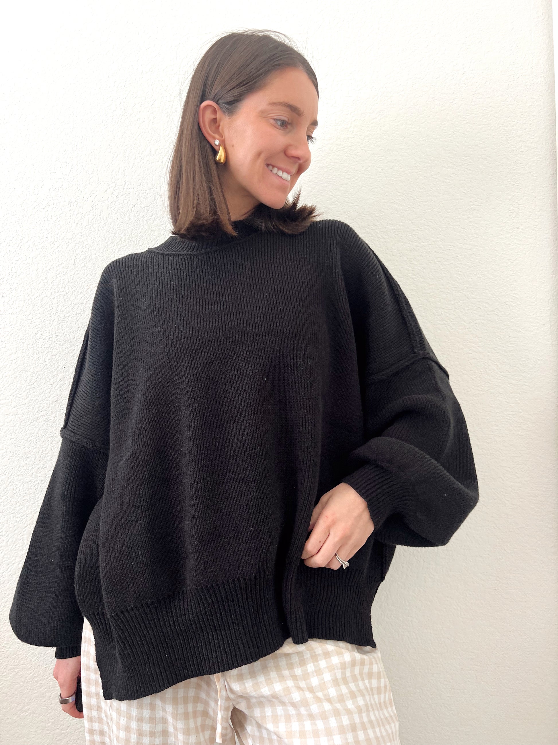 black ecru balloon sleeve oversized sweater